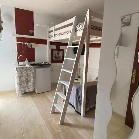 Mini House Nane Playa Honda (Lanzarote)